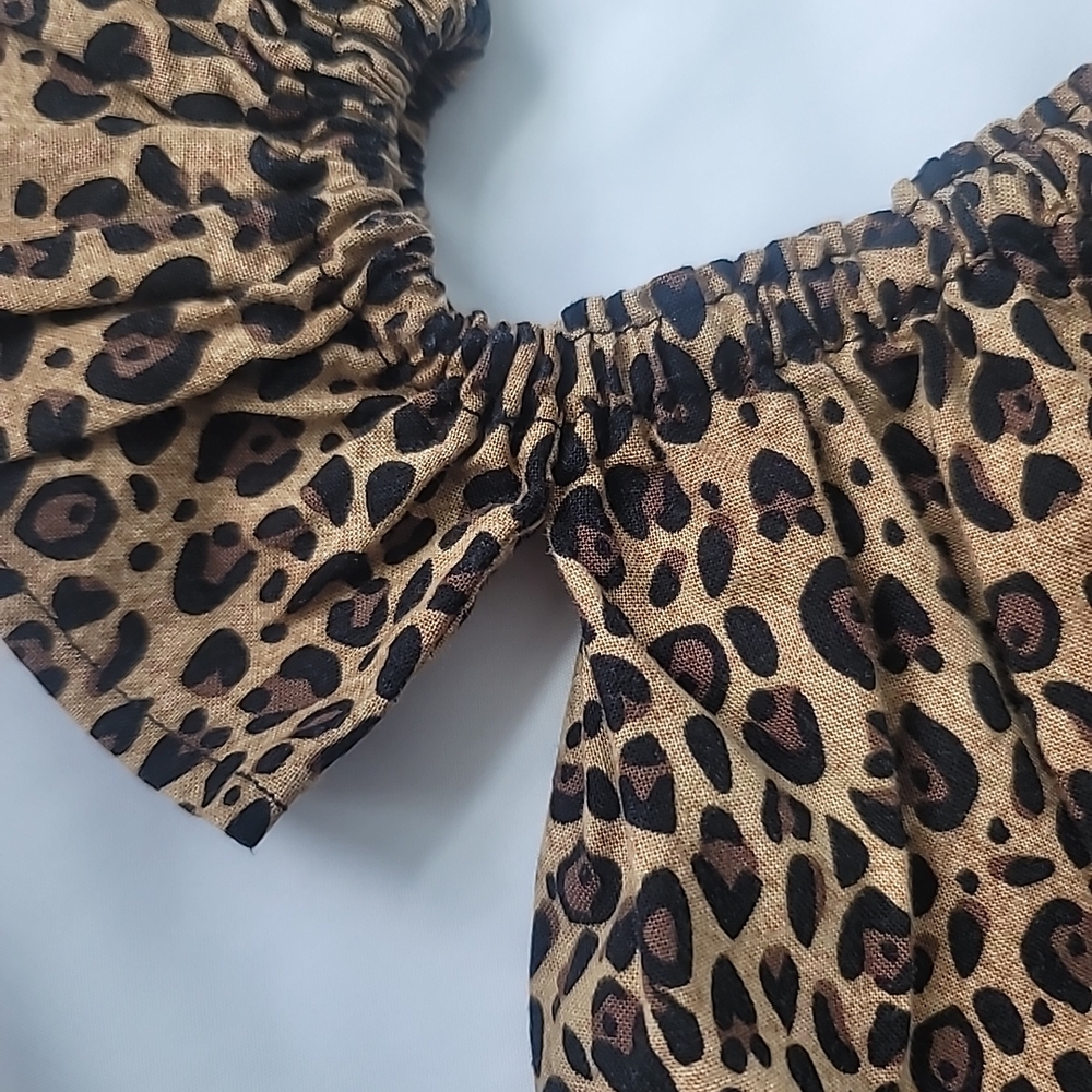 Chic Leopard Print Ruffle Sleeve Top - Picture 3 of 6